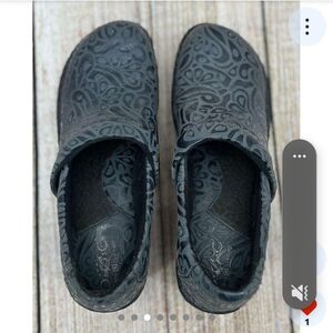 Women's Black Patterned Shoes